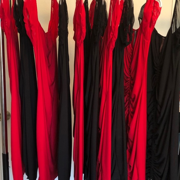 Beautiful ♥️ Deep Red Ruched Mini Dress - Picture 10 of 10